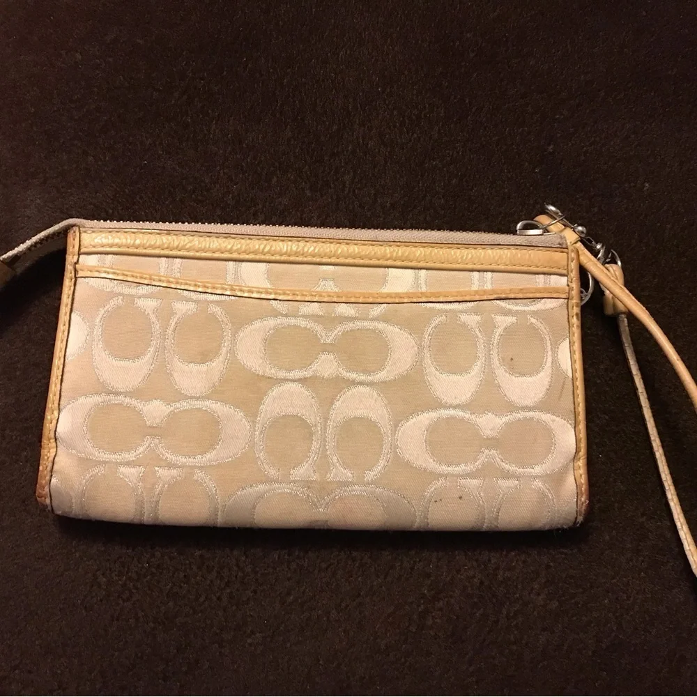 Coach Poppy Cream Wallet Wristlet